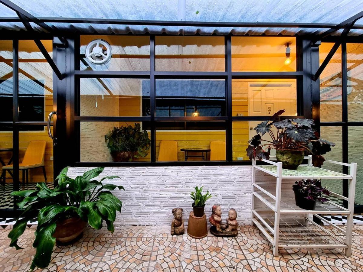 The One House Hotel Nan Luaran gambar