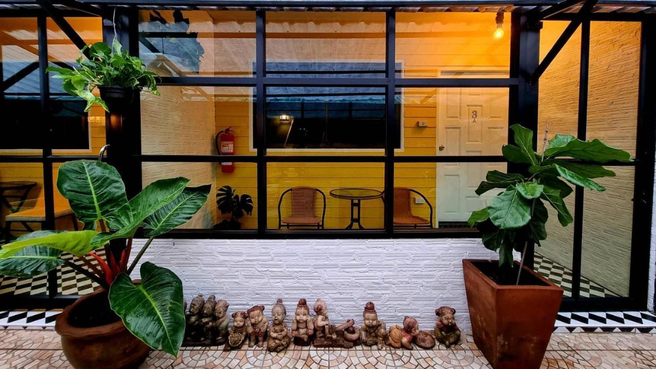 The One House Hotel Nan Luaran gambar