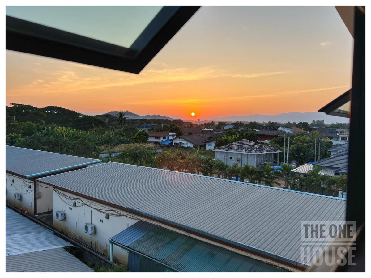 The One House Hotel Nan Luaran gambar