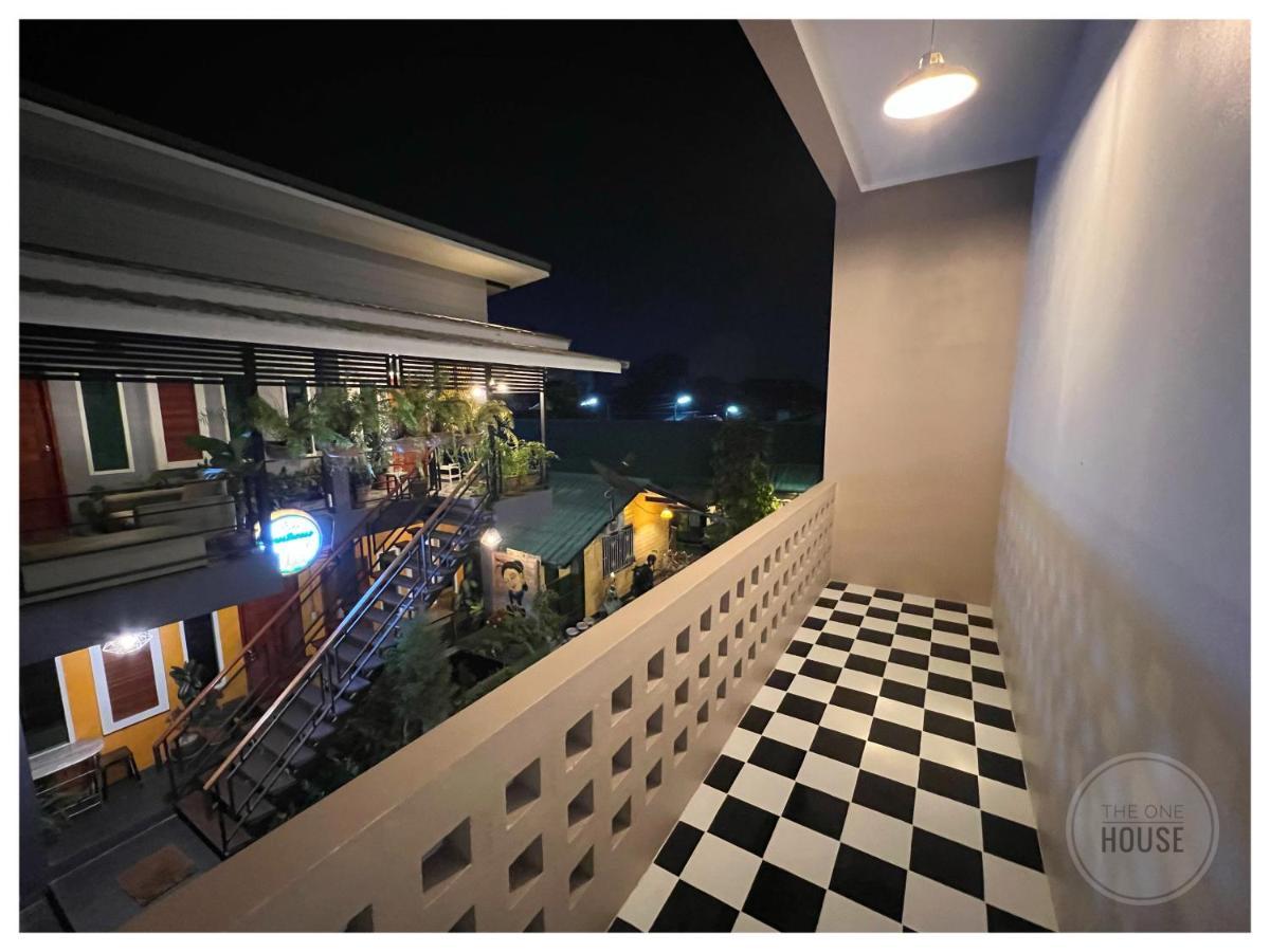 The One House Hotel Nan Luaran gambar