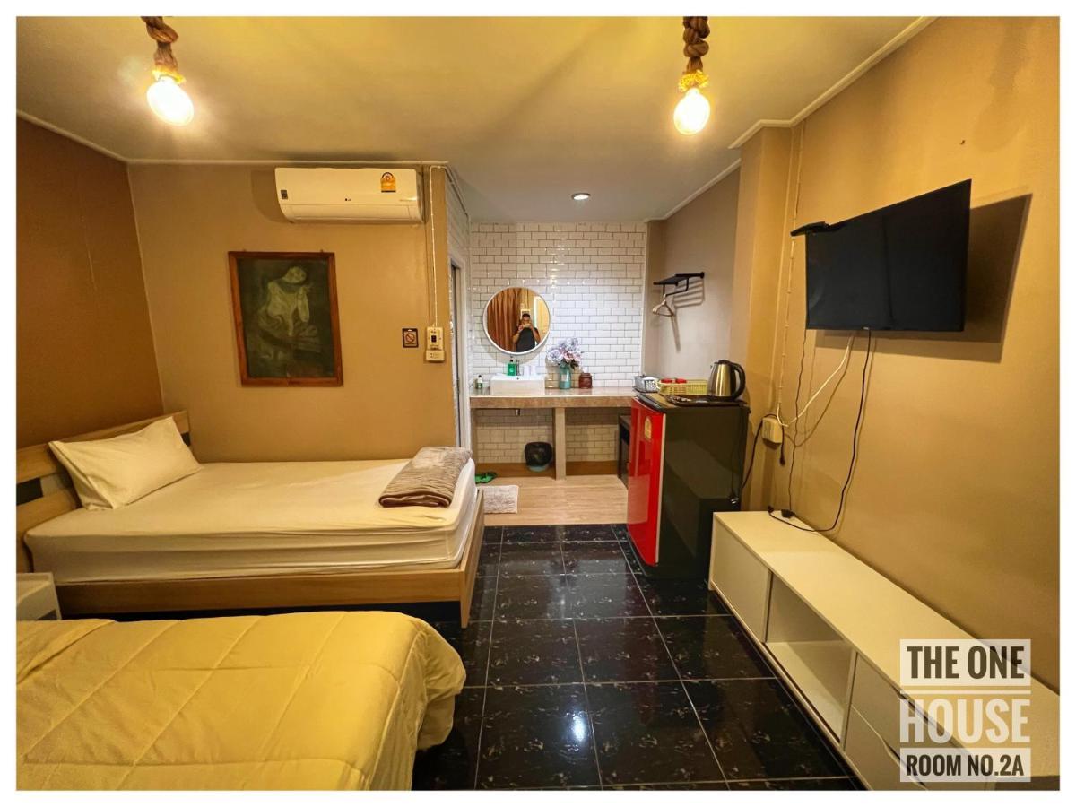 The One House Hotel Nan Luaran gambar