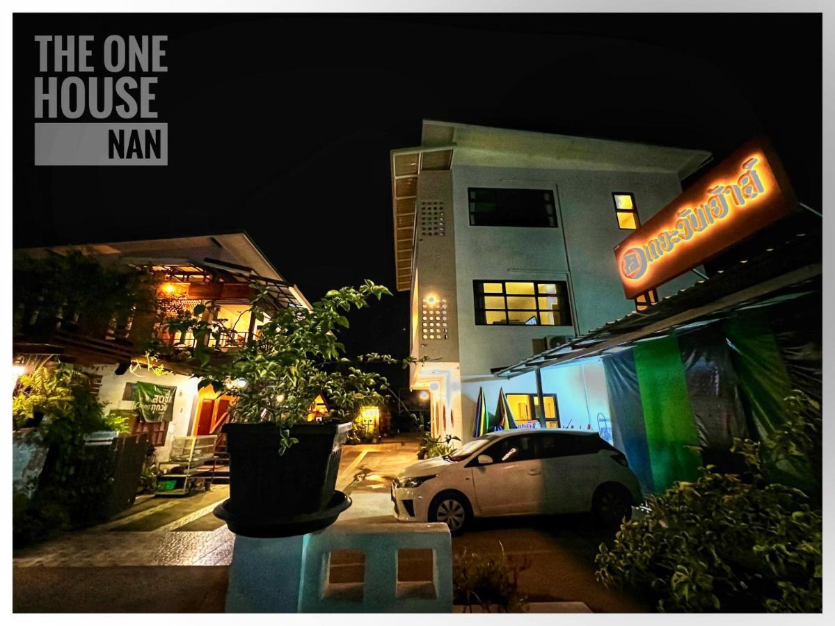 The One House Hotel Nan Luaran gambar